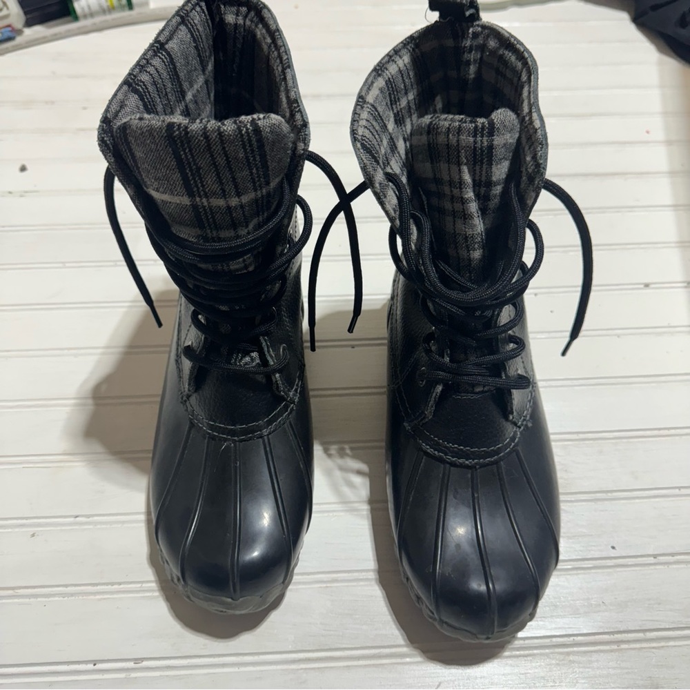 Sporto DEDE black and gray duck boots size 8